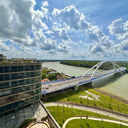 アパート Danube River Front, Skyscraper ブラチスラヴァ