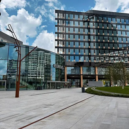 Danube River Front, Skyscraper * ブラチスラヴァ