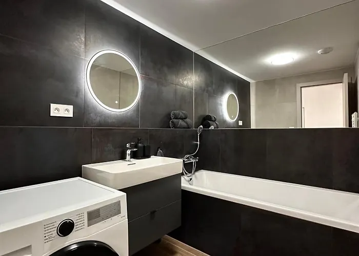 아파트 Danube River Front, Skyscraper